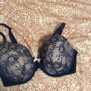 Victoria secret full coverage bra never worn amazing price